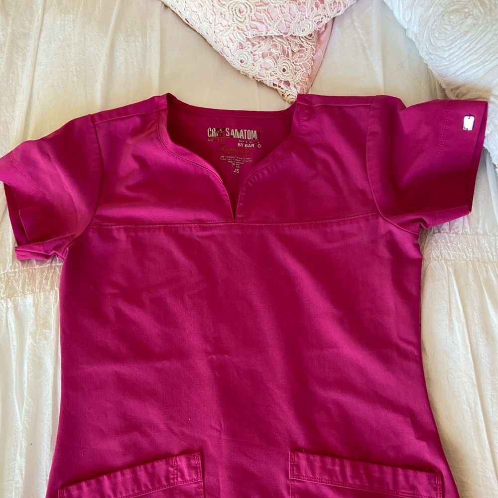 Grays Anatomy scrub top XS